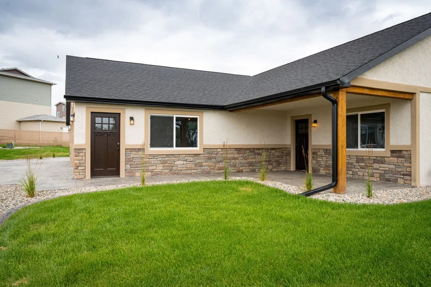 Custom home exterior built by Buffalo Built in Buffalo, Wyoming.